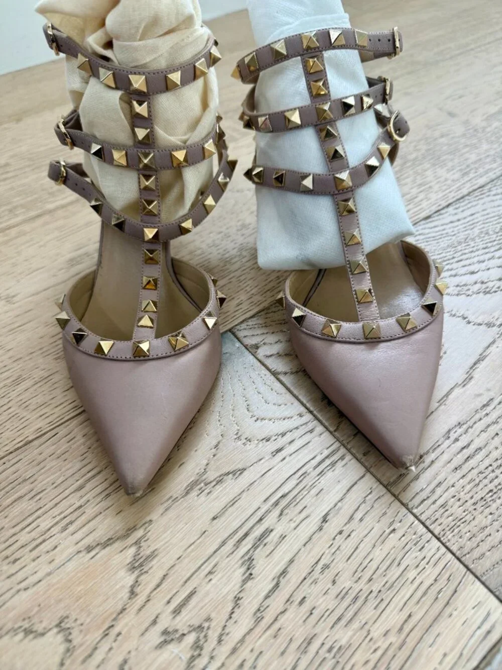 Valentino Garavani Rockstud Caged Kitten Heel Pumps 36.5